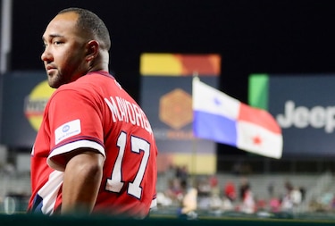 Jonathan Araúz critica las decisiones del técnico José Mayorga tras el Clásico Mundial