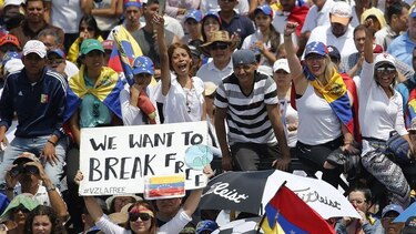 Guaidó cancela acto en Venezuela, denuncia bloqueo de caminos