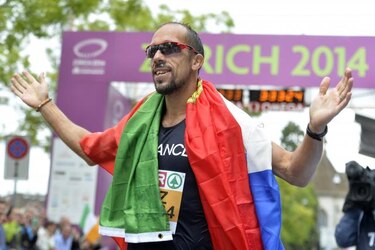 Diniz completa el 'hat trick' en 50 km marcha con récord del mundo
