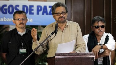 Tras ofensiva de las FARC colombianos creen que debe suspenderse diálogo de paz