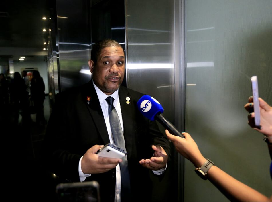 Solicitan al director del Ifarhu aclarar cambios de personal y pagos del PASE-U