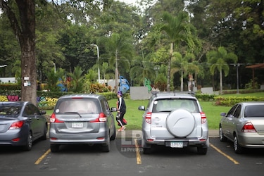 ‘No se va a cobrar’ por el uso de los estacionamientos del parque Omar: Monique Mulino