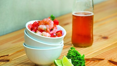 Para el calor, ceviche y cerveza