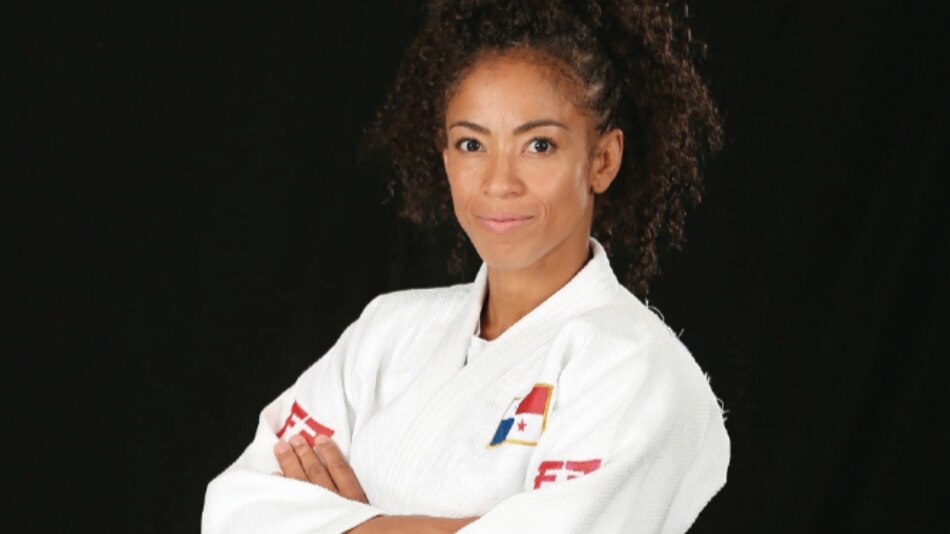 Joven serbia de 20 años vence a Miryam Roper, de 38