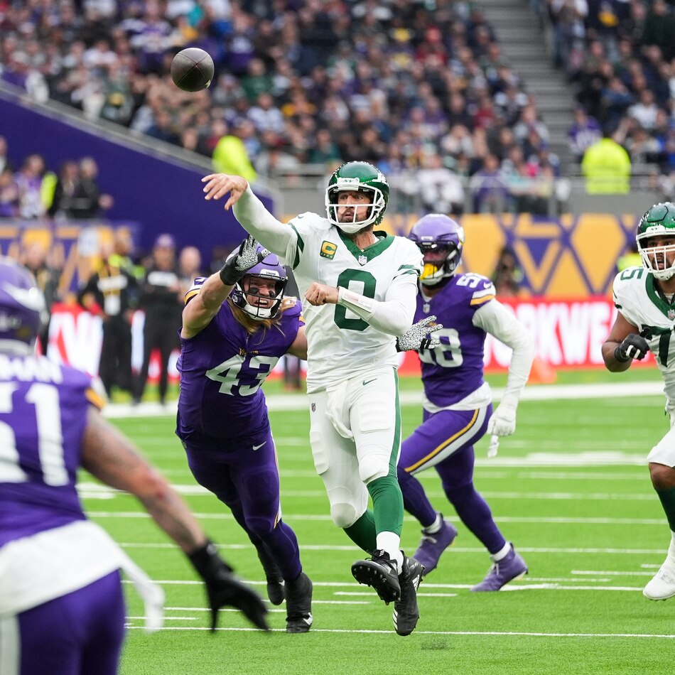 Los Vikings interceptan 3 veces a Aaron Rodgers y meten a los Jets en problemas