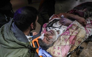 Dolor y devastación en Turquía y Siria: 4,300 muertos tras poderosos terremotos
