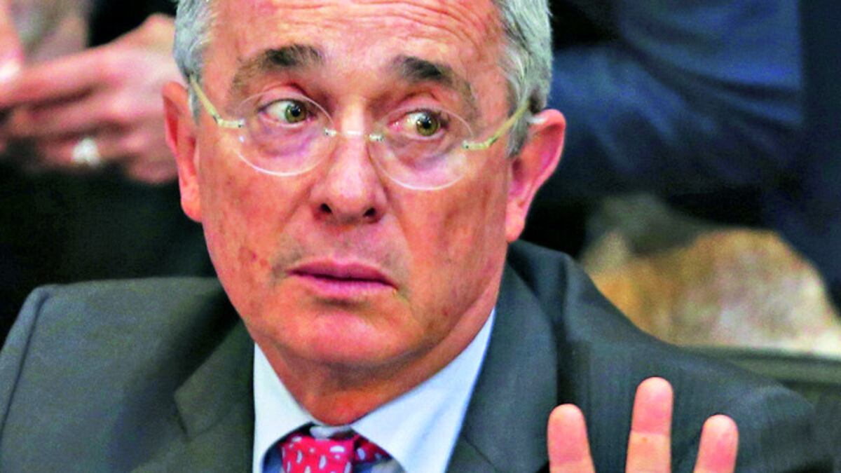 A Álvaro Uribe le ha tocado retractarse muchas veces.