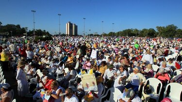 Papa arranca gira por interior de Cuba antes de ir a EU