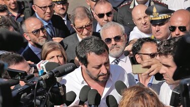 Salvini aboga por endurecer medidas antimigrantes