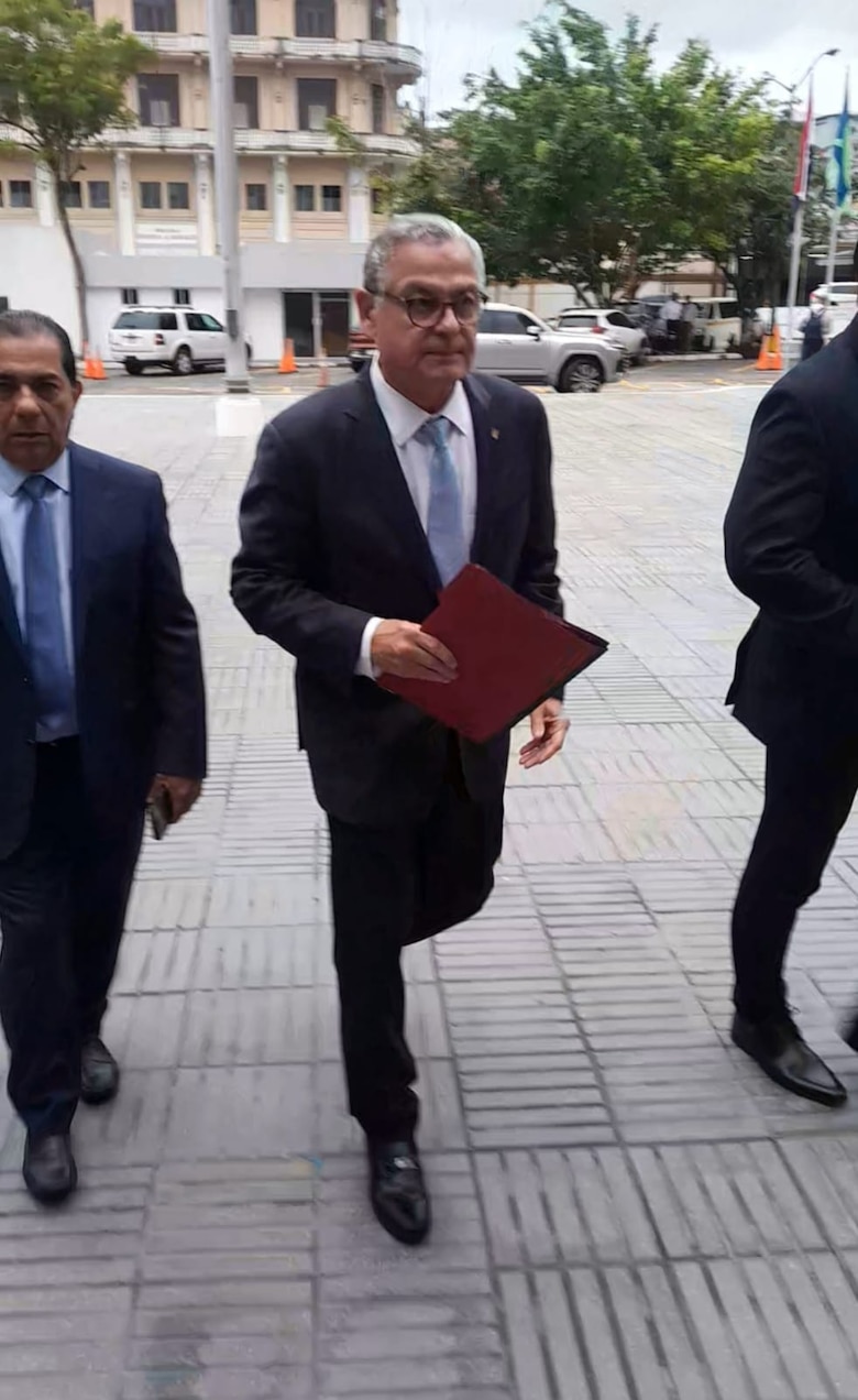 Pleno de la Asamblea nombra a Anel ‘Bolo’ Flores como contralor de la República