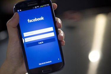 Facebook apuesta a la música y TV en nueva aplicación para smartphones