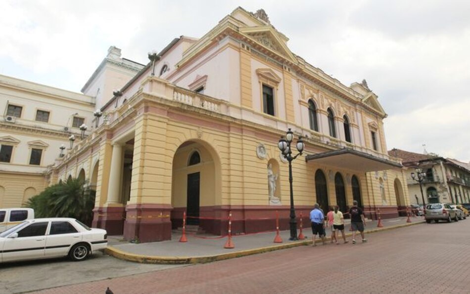 Históricos teatros requieren urgentes restauraciones