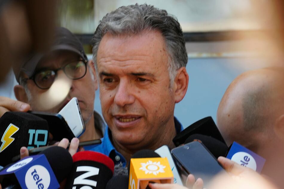 Candidato Yamandú Orsi asegura que la salud democrática de Uruguay es ‘muy buena’