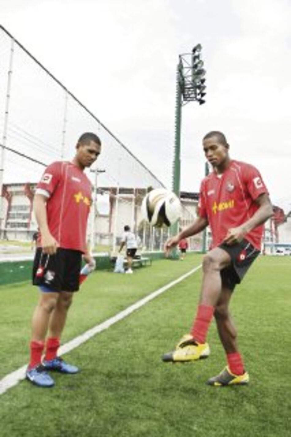 Cedeño y Blackburn, el dúo chapín de la Sele