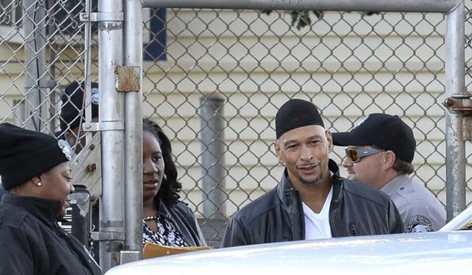 Exjugador de NFL Rae Carruth sale de prisión tras 18 años