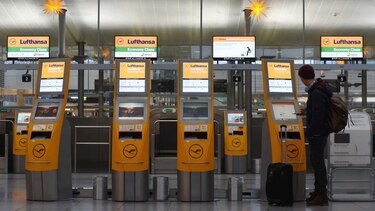Jefe de Lufthansa dice que debe derrotar huelga de pilotos