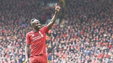 Liverpool sigue de cerca al Manchester City