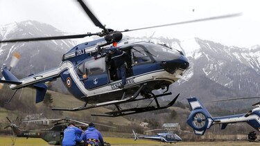 Un piloto del avión estrellado quedó fuera de la cabina y no pudo regresar