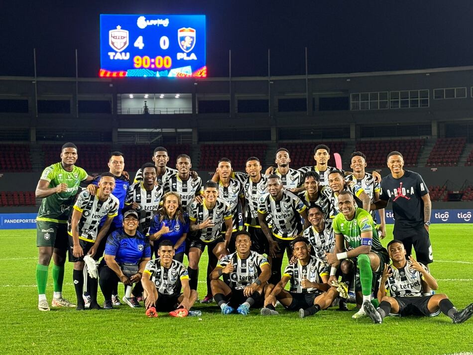 El Tauro se lleva el Clásico Nacional con ‘aplastante’ victoria sobre el Plaza Amador