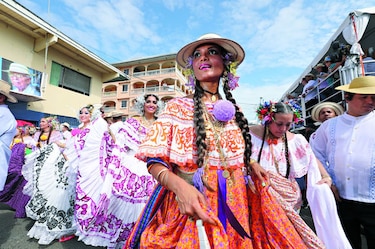 Desfile de las Mil Polleras