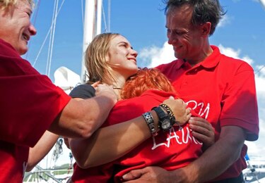 Adolescente finaliza vuelta al mundo en St. Maarten