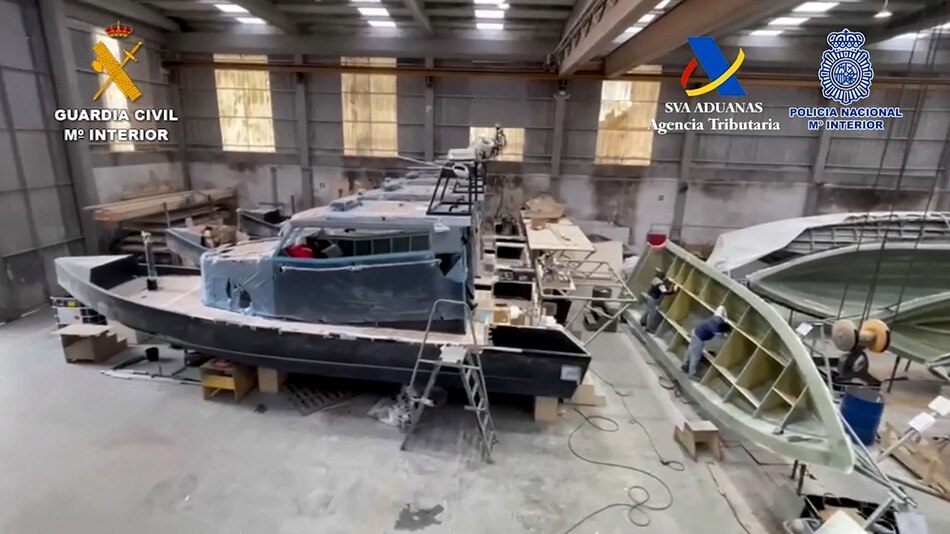 Desmantelan en España una red que fabricaba narcolanchas de alta velocidad