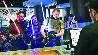 ‘Star Wars’ bate récord con SUS $238 millones