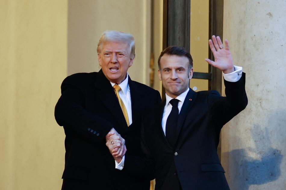 La derecha de Estados Unidos ve un intento de Trump de ‘dominar’ a Macron con su apretón de manos