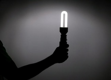 Electricidad gratis para pobres en Grecia por contaminación