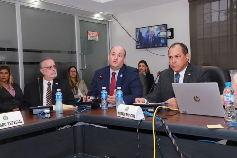 Reapareció la Comisión de Presupuesto, para aprobar partidas 