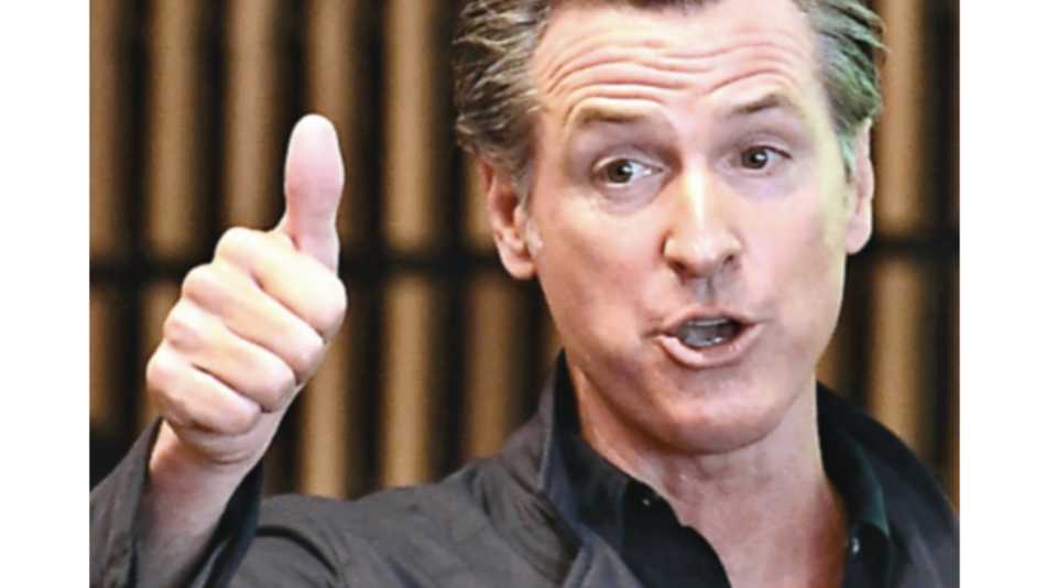 Uber y Lyft tendrán que dar beneficios a sus conductores