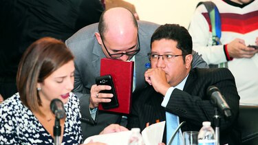 Acusan a Ayú Prado de idear plan para legalizar pinchazos