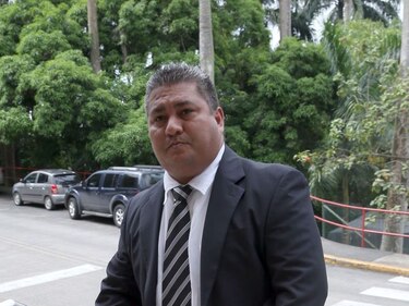 Exjuez Ballesteros amplía denuncia