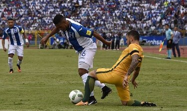 Honduras complica su viaje a Rusia al empatar con Australia