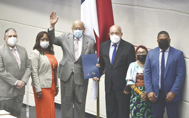 Ejecutivo presenta el presupuesto general del Estado para el 2022 ante la Asamblea