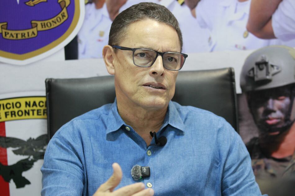 ‘No fue ilegal’: Frank Ábrego justifica la compra exprés de uniformes y botas por $6.9 millones