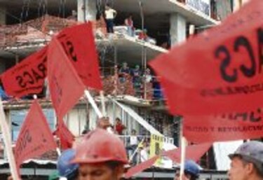 Dólares, viajes y una patria socialista