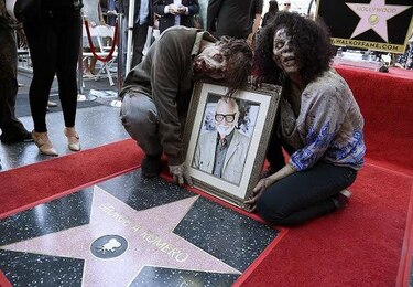 Hollywood otorga estrella a George A. Romero, 'caballero de los muertos vivientes'