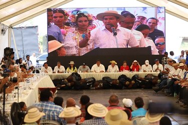 Pequeños productores de Herrera y Los Santos reciben ganado de alta calidad genética