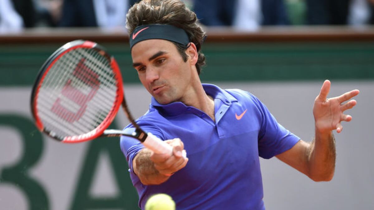 Roland Garros: Roger Federer y Maria Sharapova avanzan a octavos