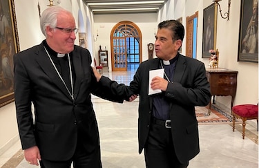 El obispo nicaragüense Rolando Álvarez visita España tras liberación y expulsión de Nicaragua