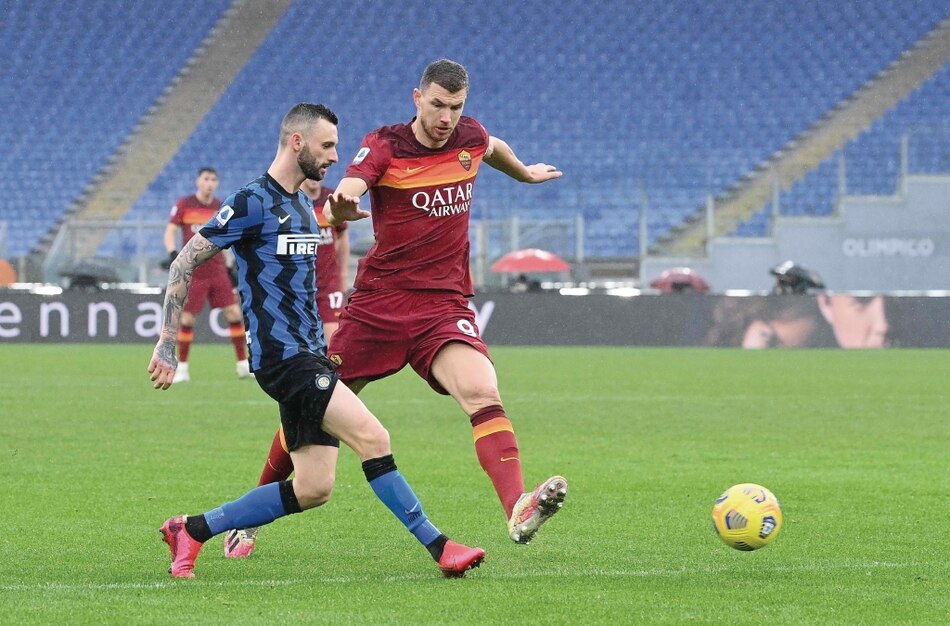 La Roma frena al Inter y el Milan ríe tras conservar liderato en la Serie A