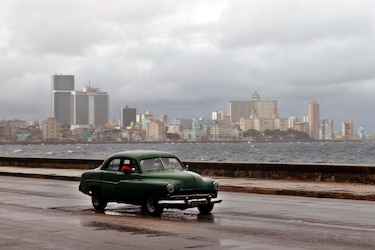 Rusia anuncia cese temporal de vuelos a Cuba por la crisis de combustible en la isla