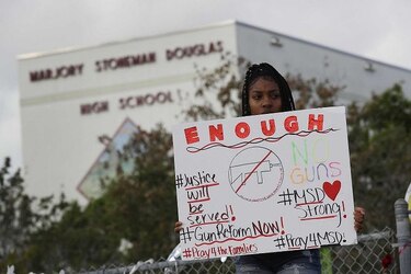Gucci dona $500 mil para marcha de estudiantes a favor de control de armas