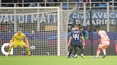 Barcelona empata de visita con el Inter y consigue su pase a los octavos de final