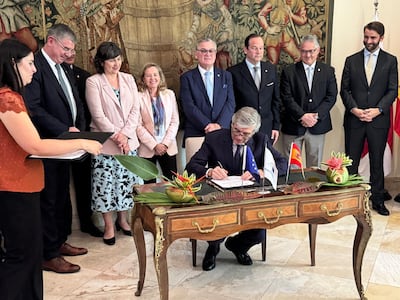 El BEI y Naturgy firman préstamo de 300 millones de dólares para modernizar las redes eléctricas de Panamá