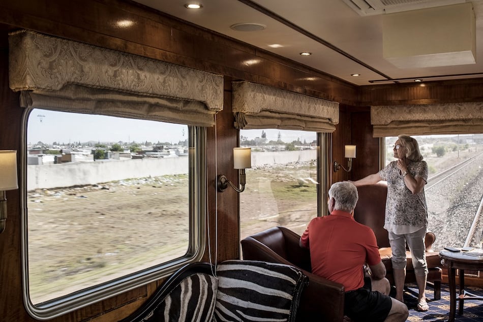 Viaje a bordo del lujoso Tren Azul sudafricano, lejos del Covid-19