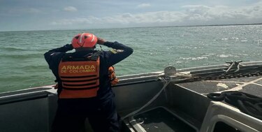 Dos niñas y una mujer mueren tras el naufragio de una lancha con migrantes en Colombia