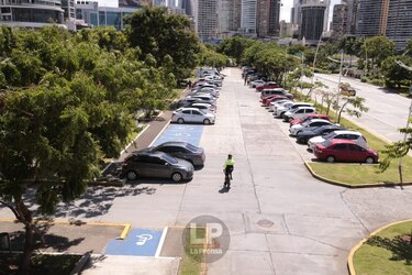 Cerrarán los estacionamientos de la cinta costera, frente al centro comercial Balboa Boutiques
