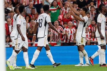 El nuevo Real Madrid arranca ganando con autoridad con goles de Rodrygo y Bellingham; Militao sale lesionado